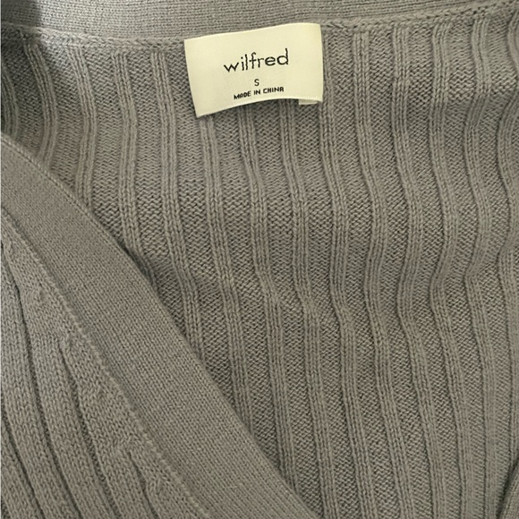 Aritzia Wilfred Cropped Cardigan - Picture 2 of 2